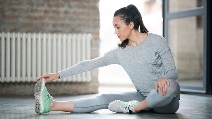 Helppo venyttelyohjelma: 9 parasta venytystä (video-ohjeet)